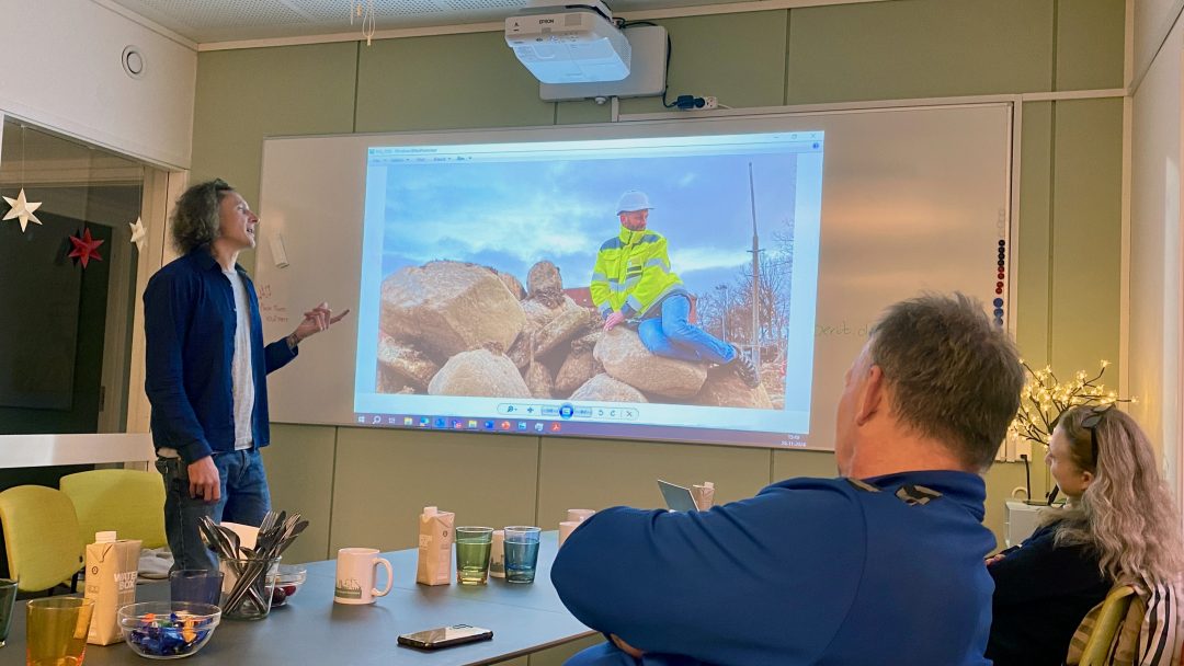 Matthew presenting an iPhone Photography Talk